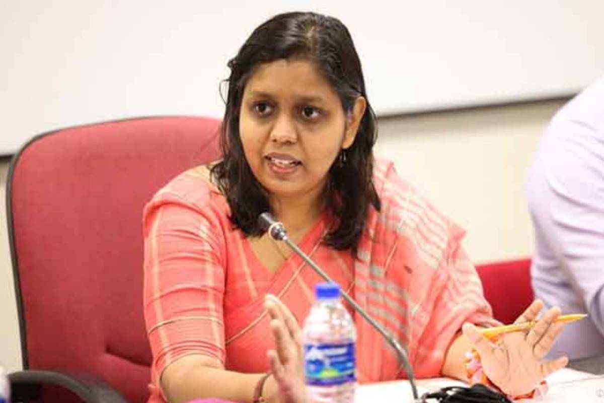 ஜனாதிபதியைக் கண்டால் பதுங்கும் எதிர்க்கட்சியினர்! லக்மாலி ஹேமச்சந்திர எம்.பியின் கிண்டல் | Opposition Parties Hide When They See President