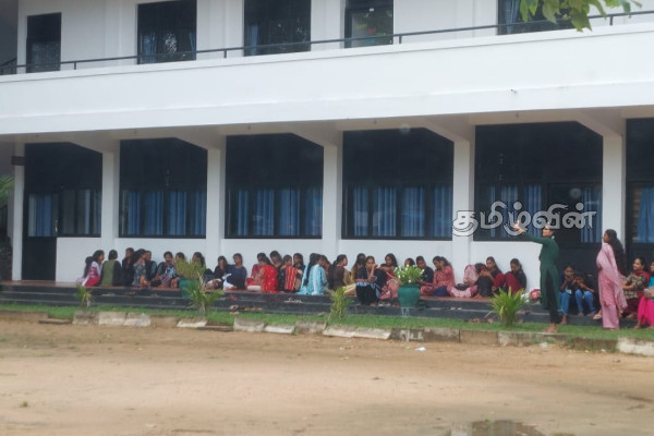 கிழக்கு பல்கலைக்கழகத்தில் தொடரும் போராட்டம்.. 8 மாணவர்கள் வைத்தியசாலையில் | Students Protest In Eastern University