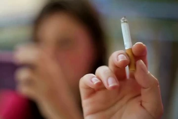 இலங்கையில் புகைப்பிடிக்கும் பெண்கள் அதிகம்!