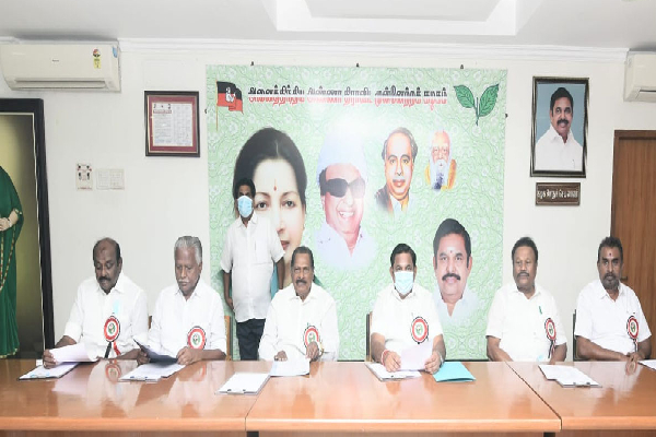 அதிமுக தலைமையில் தேர்தல் கூட்டணி.. மதுரையில் மாநாடு : செயற்குழுவில் 15 அதிரடி தீர்மானம் | Madurai Implementation Of 15 Resolutions Admk அதிமுக தலைமையில் தேர்தல் கூட்டணி.. மதுரையில் மாநாடு : செயற்குழுவில் 15 அதிரடி தீர்மானம் | Madurai Implementation Of 15 Resolutions Admk