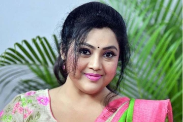 கம்பீர நடையுடன் மீனா வெளியிட்ட காணொளி! பழைய நிலைக்கு திரும்பியதால் குஷியில் ரசிகர்கள்