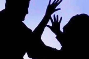 இளம் பெண்ணிடம் மோசமாக நடந்துகொண்ட மாகாண ஆளுநர் மகன்... தீவிர தேடுதலில் பொலிஸார்!