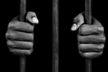 பாலியல் குற்றசாட்டில் கைதானவர் பொலிஸ் தடுப்புக் காவலில் தற்கொலை