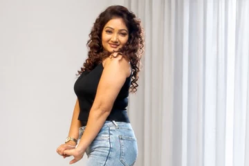 ஸ்டைலிஷ் லுக்கில் சீரியல் நடிகை பிரியங்கா.. லேட்டஸ்ட் போட்டோஷூட் புகைப்படங்கள்