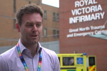 பிரித்தானியா மருத்துவமனையில் படுக்கைக்காக நோயாளிகள் காத்துக்கிடக்கும் அவலம்! மருத்துவர் வேதனை