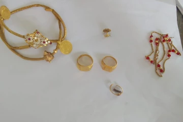 நகைகளை மீட்ட பருத்தித்துறை பொலிசார்