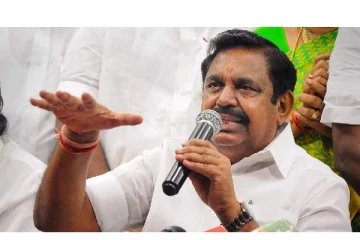 கேள்விக்குறியாகும் நெசவாளர்களின் வாழ்வாதாரம்- ஜெயலலிதா செய்தது போல்.. இபிஎஸ் அட்டாக்!