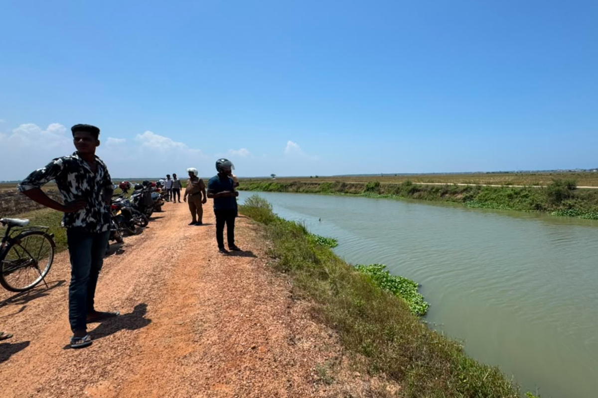 அம்பாறையில் கரையொதுங்கிய இனந்தெரியாத ஆணின் சடலம் | Unidentified Man S Body Washes Ashore அம்பாறையில் கரையொதுங்கிய இனந்தெரியாத ஆணின் சடலம் | Unidentified Man S Body Washes Ashore
