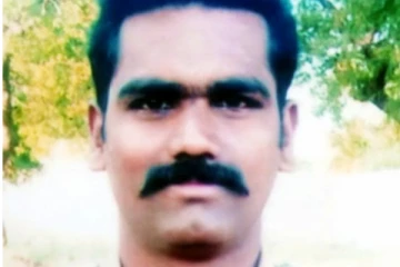 சாலை விபத்தில் காவலர் உயிரிழப்பு- திருமணமான 20 நாளில் சோக சம்பவம்