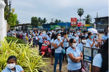 சம்பள உயர்வுக்கோரி தனியார் துறை தொழிலாளர்கள் வேலை நிறுத்தம்