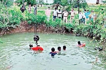 விவசாய கிணற்றில் மின்னல் வேகத்தில் சீறி பாய்ந்த கார் - ஒரே குடும்பத்தை சேர்ந்த 5 பேர் பரிதாப பலி!