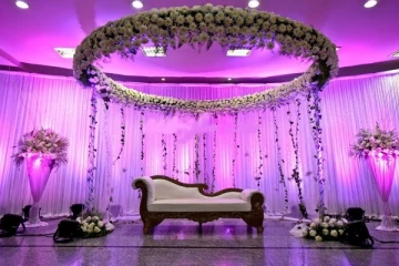 கனடாவிலிருந்து பூப்புனித நீராட்டுவிழா நடத்த யாழ் வந்த குடும்பம்; தாயும் மகளும் தலைமறைவு!