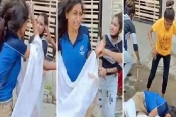பீட்சா  டெலிவரி  யுவதியை தாக்கும் பெண்கள்;  வெளியான பகீர் காணொளி