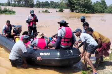 மாவிலாறு பெருவெள்ளத்தால் சிக்கிய 309 பேர் பாதுகாப்பாக மீட்பு