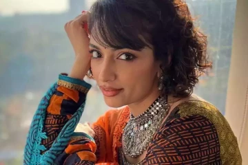 சுற்றுலாவுக்கு சென்ற இடத்தில் நடந்த துயரம் - பள்ளத்தாக்கில் கார் பாய்ந்து நடிகை உயிரிழப்பு..!