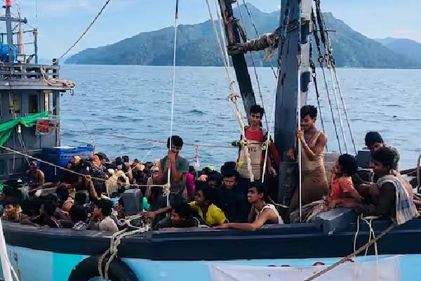 விபத்தில் சிக்கிய புலம்பெயர் மக்களின் படகு... நூற்றுக்கணக்கானோர் மாயம் | Migrant Vessel Sinks Off Malaysia விபத்தில் சிக்கிய புலம்பெயர் மக்களின் படகு... நூற்றுக்கணக்கானோர் மாயம் | Migrant Vessel Sinks Off Malaysia