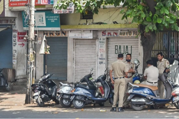 ஹிஜாப் தீர்ப்பு எதிரொலி கர்நாடகாவில் இன்று முழு அடைப்பு..! மக்களின் இயல்பு வாழ்க்கை பாதிப்பு - தமிழ்நாடு