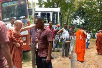 සමගි ජන බලවේගයේ රැස්වීමක උණුසුම් තත්ත්වයක්..නායක හිමිනමකට බැණවදියි(PHOTOS)