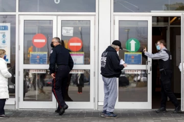 கனடாவில் ஈஸ்ட் யோர்க்கில் உள்ள தடுப்பூசி மையம் படைத்த புதிய சாதனை!