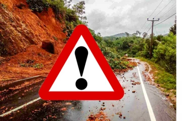 கொழும்பு - பதுளை பிரதான வீதியில் மண்சரிவு