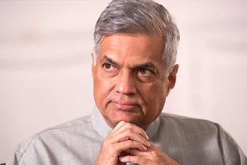 தேர்தலில் தேர்ந்தெடுக்கப்பட்ட உறுப்பினர்களை கண்டு வருத்தப்படுகின்றேன் -  ரணில்