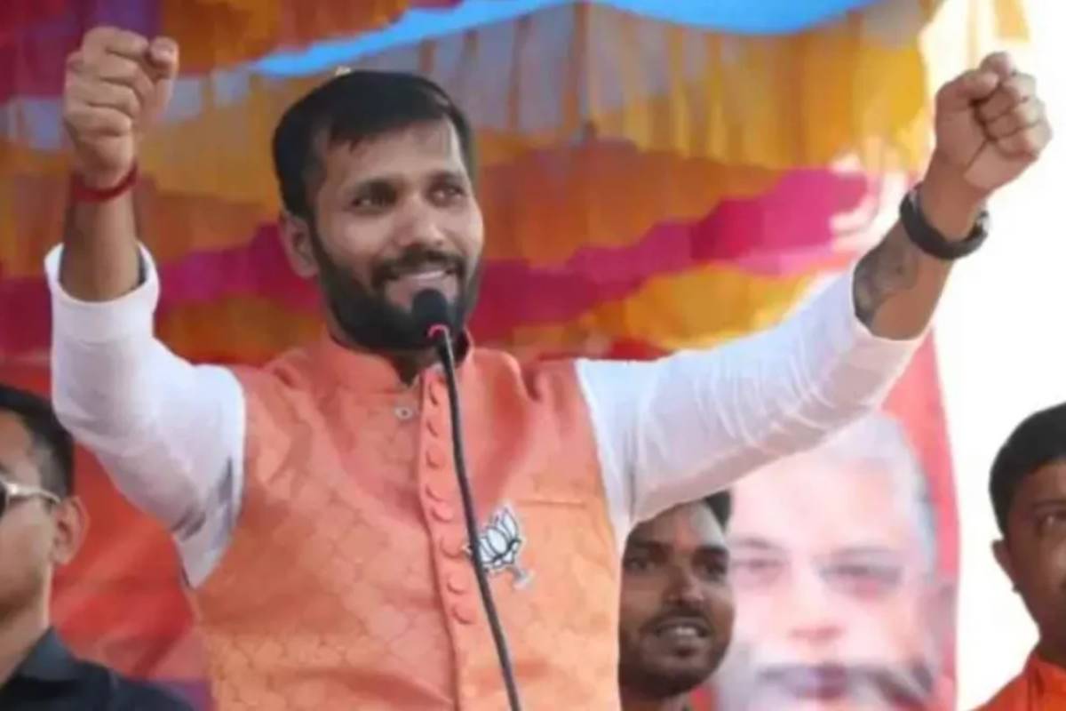 அமைச்சராக பதவியேற்ற முன்னாள் இந்திய கிரிக்கெட் வீரர் | Ex Cricketer Ashok Dinda As West Bengal Minister