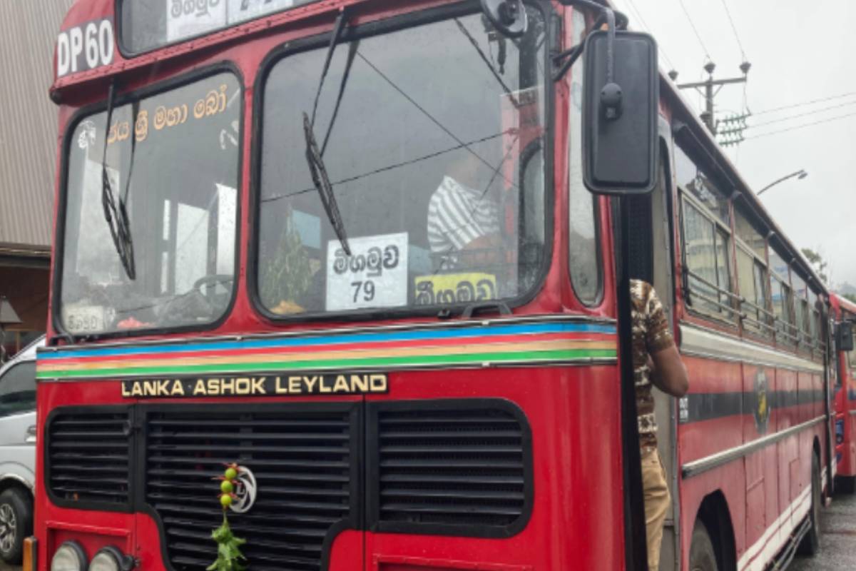 மதுபோதையில் சிக்கிய அரச பேருந்து நடத்துநர் ; இ.போ.ச அதிரடி நடவடிக்கை | Government Bus Conductor Caught Drunk