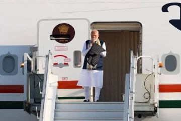 கனடாவில் தரையிறங்கினேன்; உலகளாவிய பிரச்சனைகளை பேசுவேன் - பிரதமர் நரேந்திர மோடி