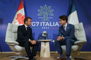 நமது ஜனநாயகத்தை பாதுகாப்பது இப்போது முக்கியமான வேலை! மேக்ரானை சந்தித்த பிரதமர் ட்ரூடோ