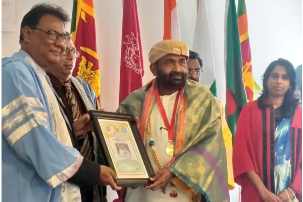 பிரதி சபாநாயகருக்கு  வழங்கப்பட்ட இந்தியாவின் மிகப்பெரும் விருது - ஐபிசி தமிழ்