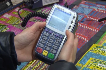 கனடாவில் கொடுப்பனவு அட்டை இயந்திர பயன்பாடு குறித்து விடுக்கப்பட்ட எச்சரிக்கை- உலக செய்திகள்