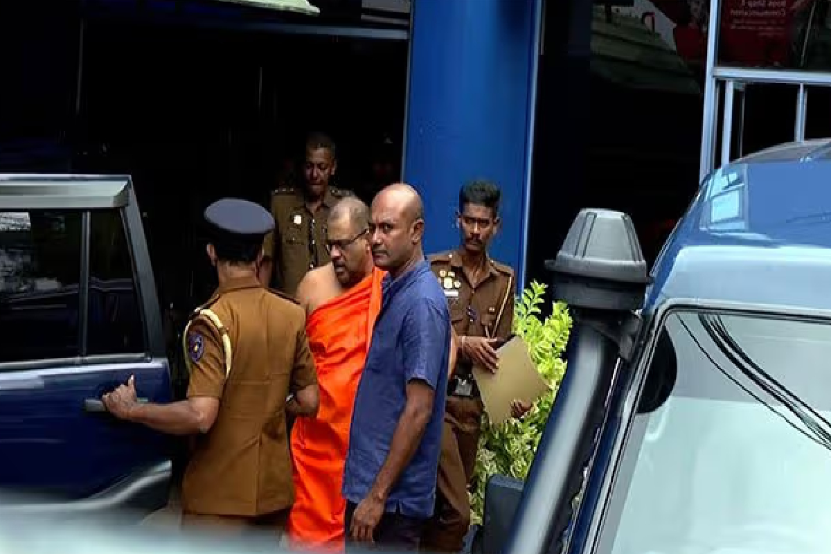 சிறையில் அடையுங்கள் ;ஞானசார தேரர் தொடர்பில் நீதிமன்றம் உத்தரவு! | Court Issues Order Regarding Gnanasara Thero சிறையில் அடையுங்கள் ;ஞானசார தேரர் தொடர்பில் நீதிமன்றம் உத்தரவு! | Court Issues Order Regarding Gnanasara Thero