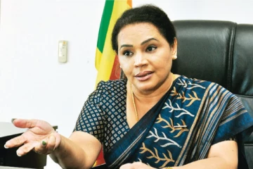 டயனா கமகே பதவி இழந்தார்