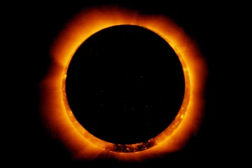 கனடாவில் சூரிய கிரகணத்தினால் எற்பட்ட பாதிப்பு