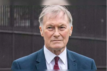 பட்டப்பகலில் எம்.பி. கத்தியால் குத்தி கொலை - பிரிட்டனில் பயங்கரம்