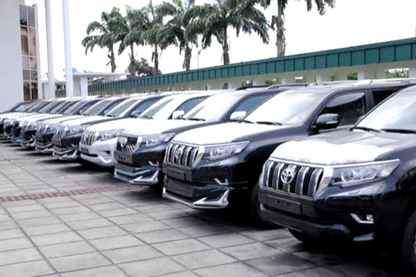 அரச வாகனங்கள் தொடர்பில் விசாரணை! | Investigating Government Vehicles