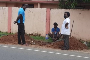 யாழில் முறையான அனுமதியின்றி கண்ட்ரி போர்டு அமைத்த நிறுவனம்