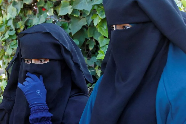 Switzerland bans burqa
