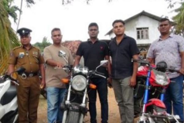 இறக்குமதி செய்யப்பட்ட மோட்டார் சைக்கிள்கள் பறிமுதல் | Imported Motorcycles Seized Kurunagalle