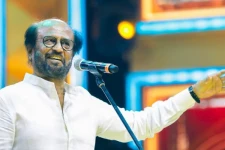 ரஜினியை வெளுத்து வாங்கிய நடிகை! அதிரடி பேச்சு! என்னா பேச்சு - வீடியோ இதோ!
