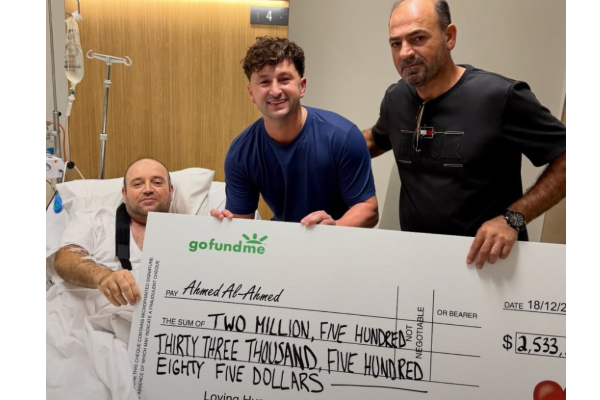 சிட்னி தாக்குதலை தடுத்தவருக்கு உலகம் முழுவதிலுமிருந்து நிதியும்...பாராட்டும் | Syrian Man Prevented Sydney Gift Funds And Praise