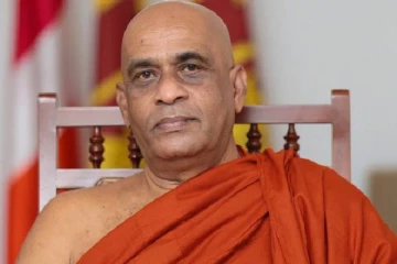 75 ஆண்டுகளாக தமிழரும் சிங்களவர்களும் வெட்டிக் கொண்டோம்! வேதனைப்படும் தேரர்!
