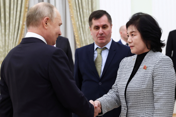 வட கொரிய வெளியுறவு அமைச்சரைச் சந்தித்த புதின் | Putin Meets With North Korean Foreign Minister வட கொரிய வெளியுறவு அமைச்சரைச் சந்தித்த புதின் | Putin Meets With North Korean Foreign Minister