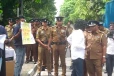 සුරේෂ් සලේ වෙනුවෙන් සිවිල් සංවිධාන පාරට බසියි - පාර්ලිමේන්තු වටරවුම අසල නොසන්සුන්කාරී තත්ත්වයක්