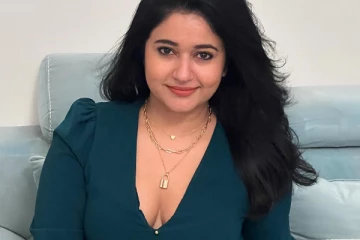 பூனம் பஜ்வா ட்ரெண்டி ஹாட் போட்டோஷூட்