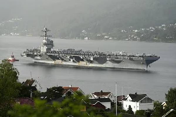 கரீபியன் கடல் செல்லும் அமெரிக்க விமானந்தாங்கிக் கப்பல் | Us Aircraft Carrier Sailing To The Caribbean Sea கரீபியன் கடல் செல்லும் அமெரிக்க விமானந்தாங்கிக் கப்பல் | Us Aircraft Carrier Sailing To The Caribbean Sea
