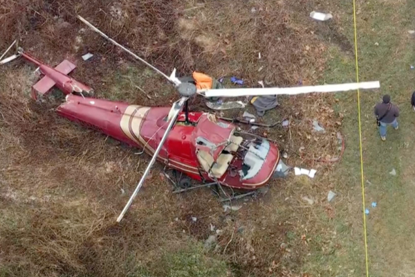 நியூஜெர்சியில் நடுவானில் விபத்தில் சிக்கிய ஹெலிகாப்டர்கள் | Helicopters In A Mid Air Collision In New Jersey