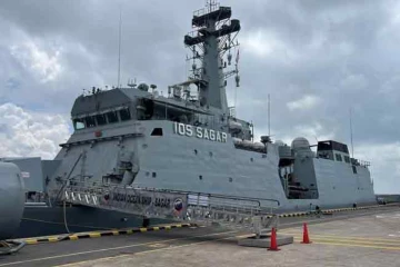 ඉන්දියානු නාවික හමුදාවට අයත් සුනයිනා නෞකාව හෙට දිවයිනට