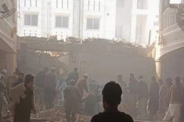 பள்ளிவாசல் ஒன்றில் பயங்கரமான குண்டு வெடிப்பு: 28 பேர் பரிதாபமாக உயிரிழப்பு!