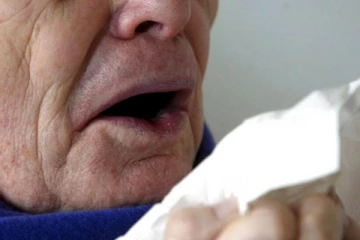 திடீரென வந்த தும்மல் - குடல் வெளியேறி மருத்துவமனையில் அனுமதிக்கப்பட்ட நபர்